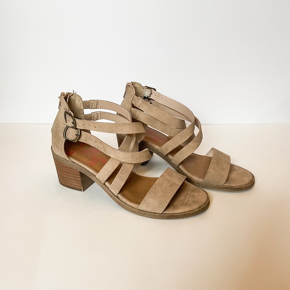 Jellypop Tan Strappy Heels size 7.5